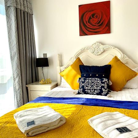 2-Bedrooms Modern Apartment Next To Velodrome, Lounge, Balcony, Parking, Abba London Exterior photo