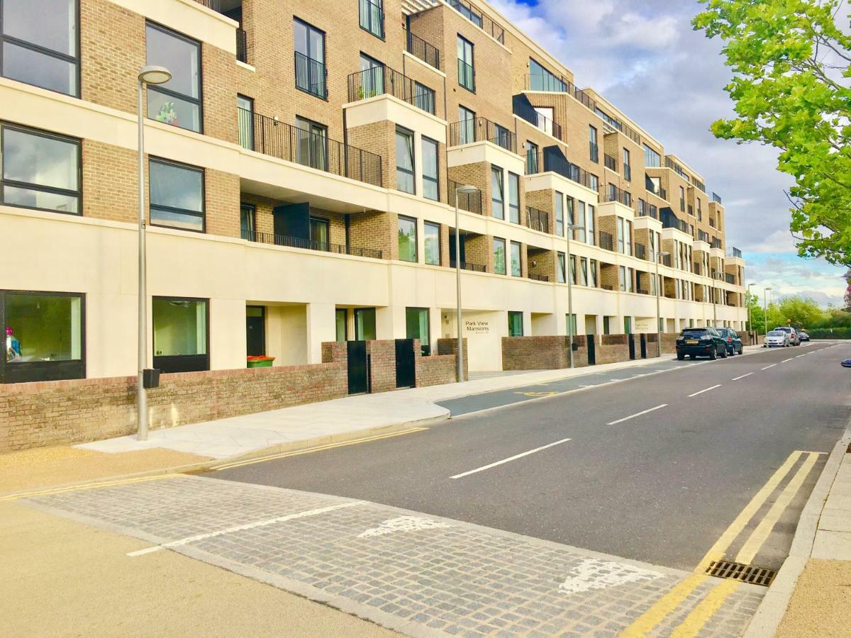 2-Bedrooms Modern Apartment Next To Velodrome, Lounge, Balcony, Parking, Abba London Exterior photo