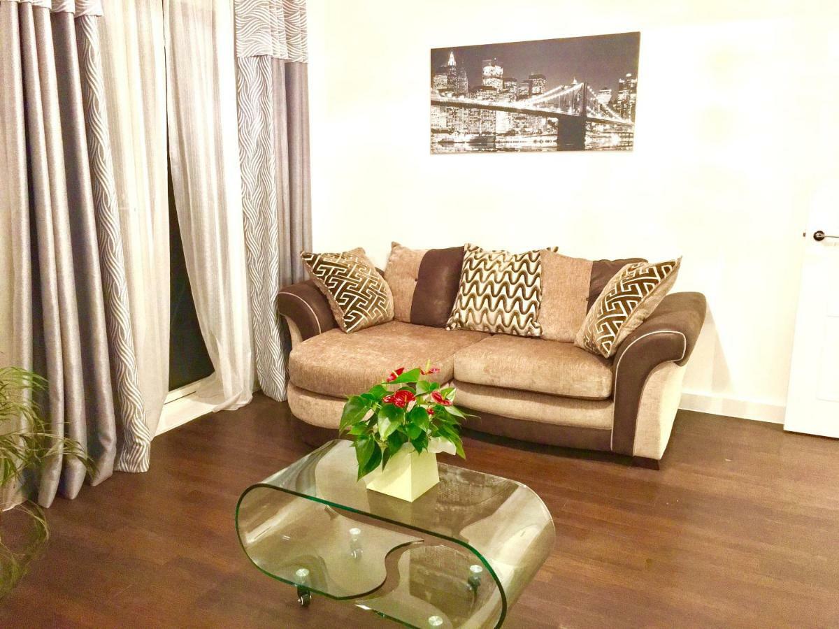 2-Bedrooms Modern Apartment Next To Velodrome, Lounge, Balcony, Parking, Abba London Exterior photo